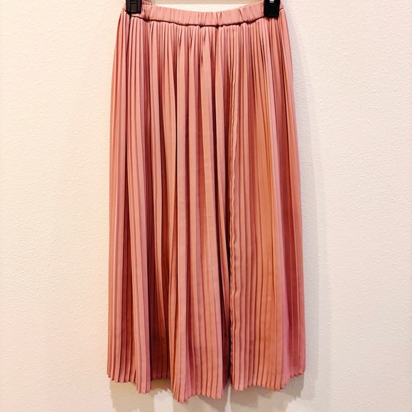 Uniqlo Pleated Midi Skirt – Soft Blush Pink | Size XS - Picture 2 of 8